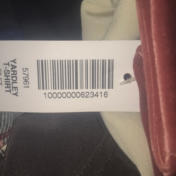 Aritzia Talula pink velvet shirt - Picture 5 of 5